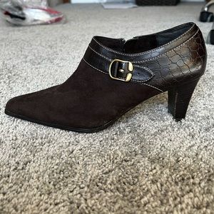 Liz Claiborne Brown Booties